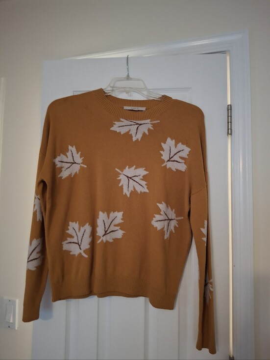 LOFT Other - Ladies Autumn Leaf Crewneck Sweater - Camel/White